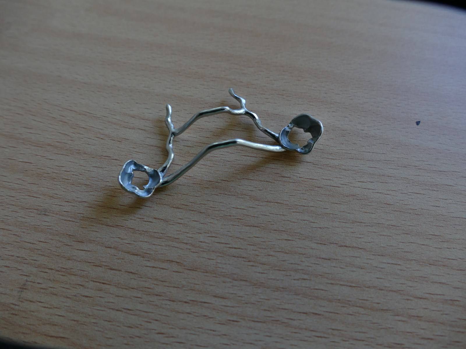 Orthodontie, bagues, disjoncteurs, appareils etc....